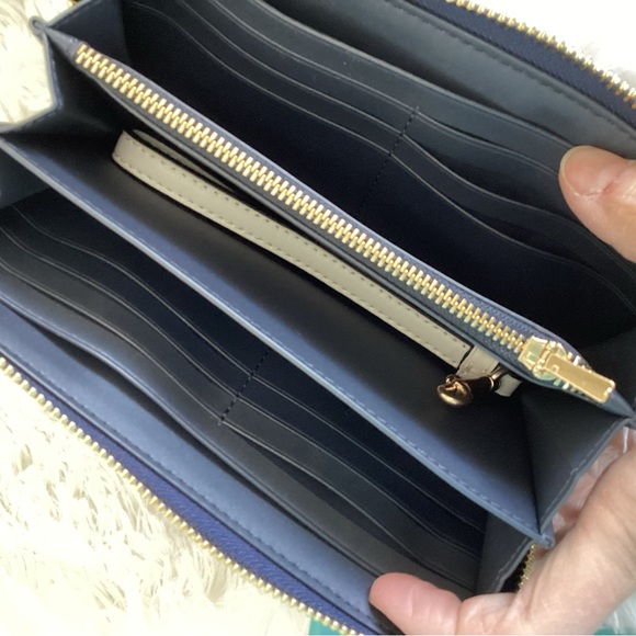 Coach blue jacquard accordian wallet - Picture 5 of 8